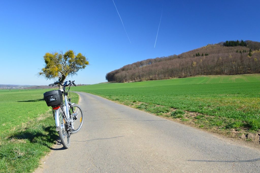 ebike auf landstrasse 1 Reipen