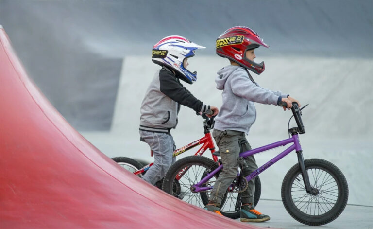 Welche Größe sollte ein BMXRad für ein Kind haben? Mit